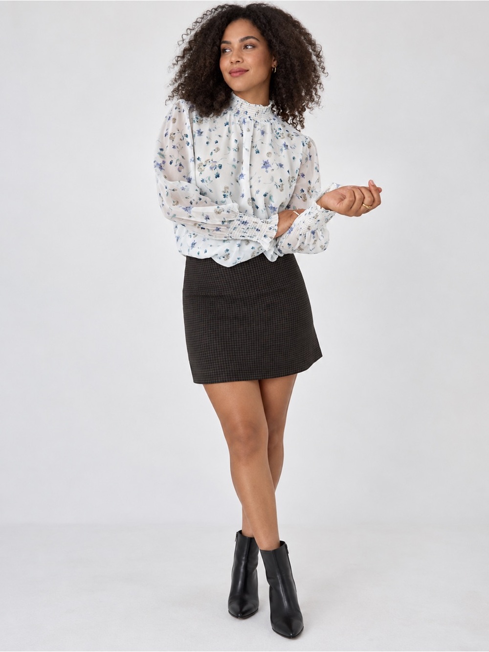 ARITZIA WILFRED Valencia Blouse Mockneck Blue White Floral Office Preppy Chic M